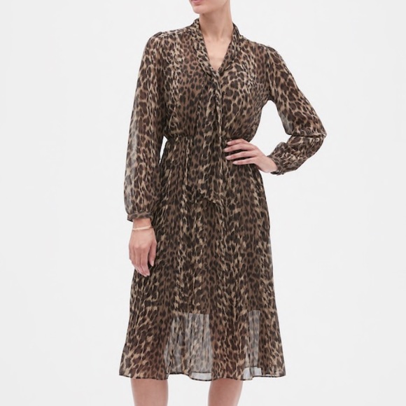 Banana Republic Factory Dresses & Skirts - Tie-Neck Leopard Print Pleated Midi Dress